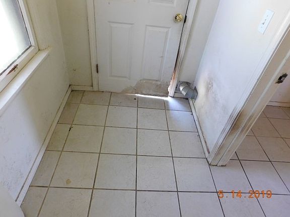 5th image of 1215 NW Baldwin Ave