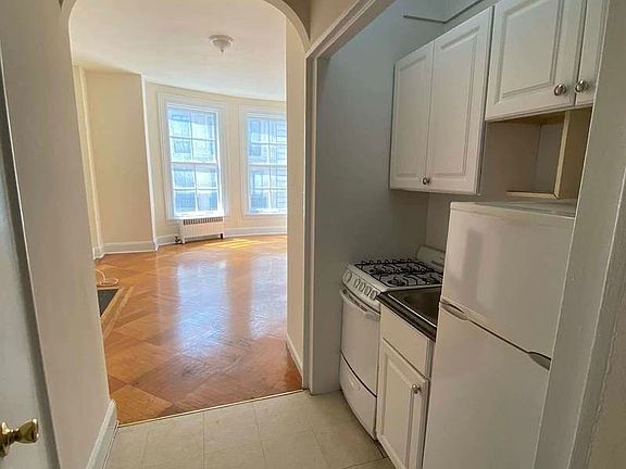 5th image of 5 E 67th St #3AA