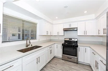 2 bed, 1000 sqft, $2,600 — Photo 2