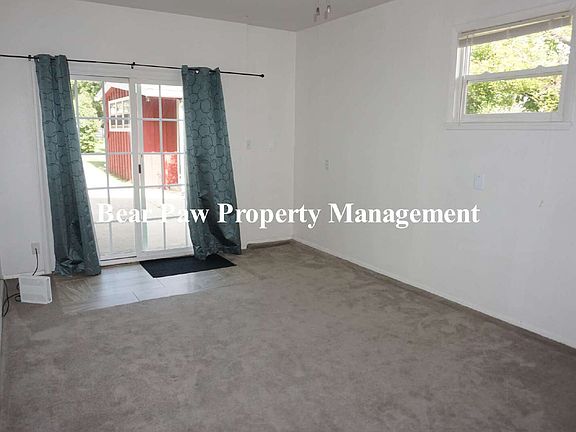 4th image of 960 Loveland St APT A