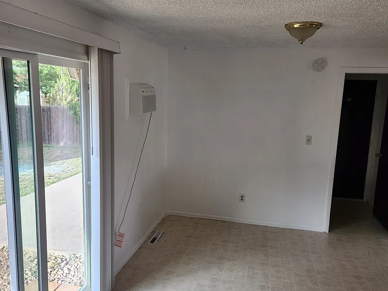 1007 Village Dr — Photo 9