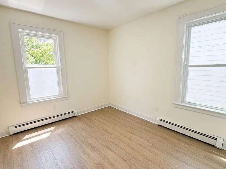 186 Isabella Ave #1 — Photo 5