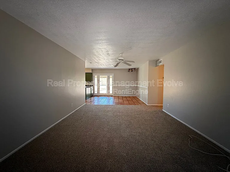 2401 W Fremont Dr — Photo 3
