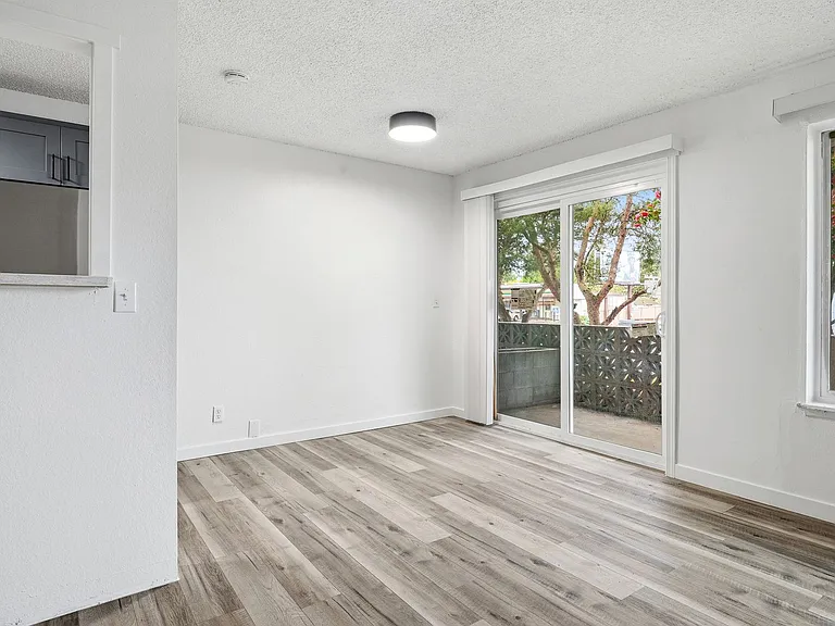 White Center — Photo 32