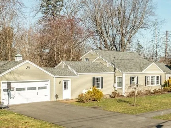 21 Hillside Ave, South Hadley, MA 01075