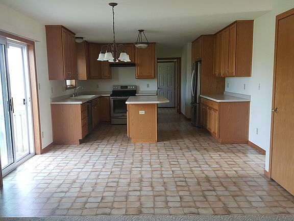 5th image of 8906 S Pond View Dr