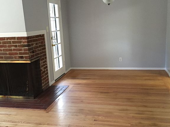 5th image of 2840 Berkshire Way