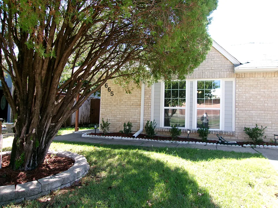 665 Stonewall Dr