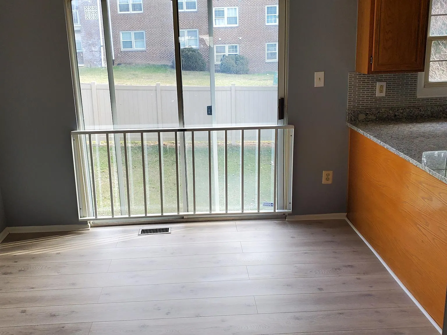 19 Rocky Brook Ct — Photo 3