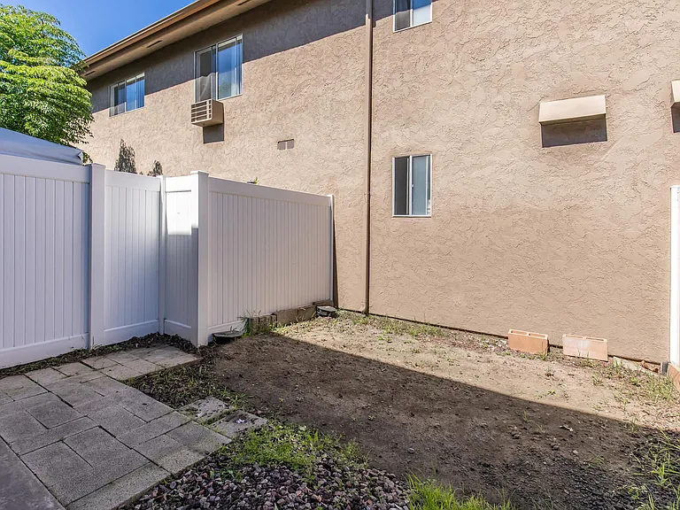 Buena La Vista Apartment Homes — Photo 63