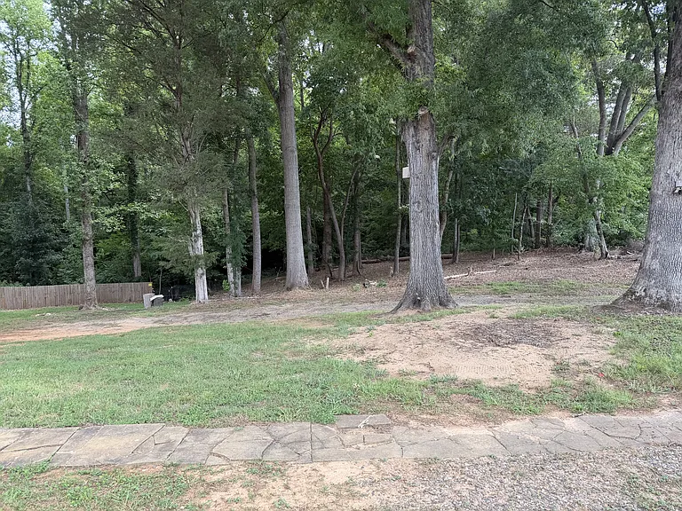 147 Crooked Ln — Photo 4