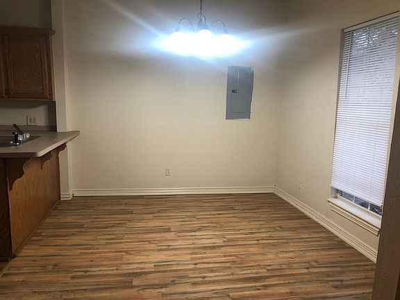 3rd image of 1118 Ozier St