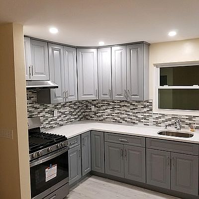 1st image of 990 E 59th St #1