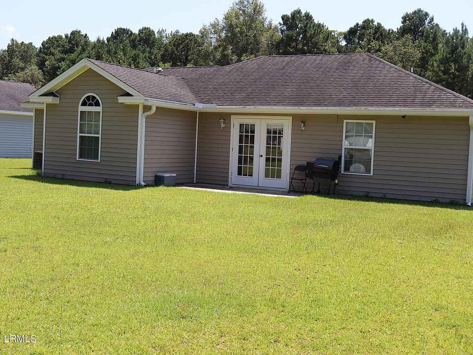 2nd image of 220 Brandon Cove