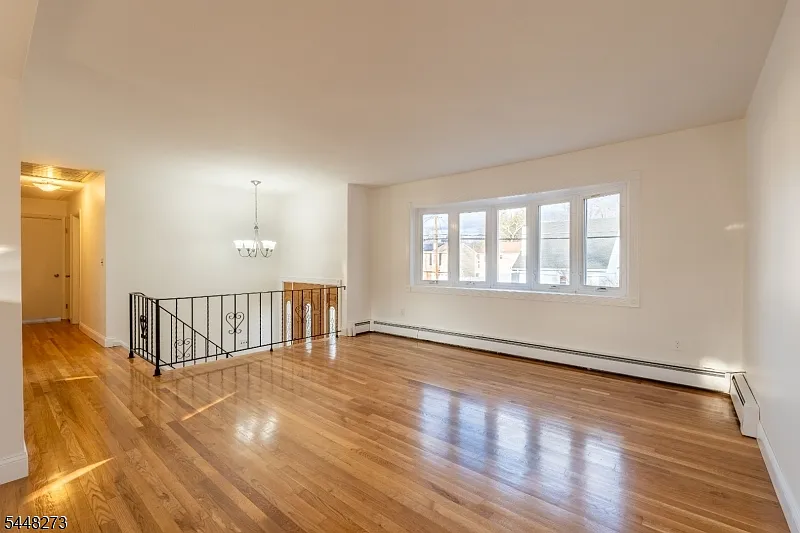 4 bed, 2.0 bath, $4,000 — Photo 3