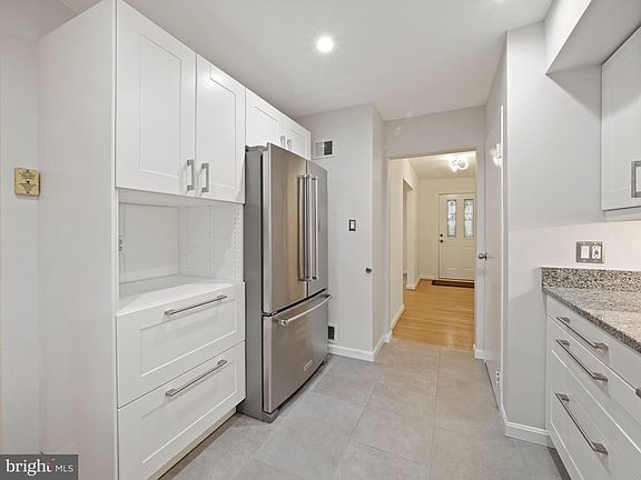 5th image of 7509 Newmarket Dr