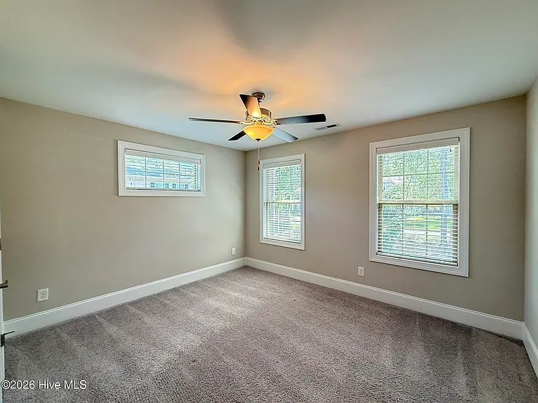 121 Lark Dr — Photo 33