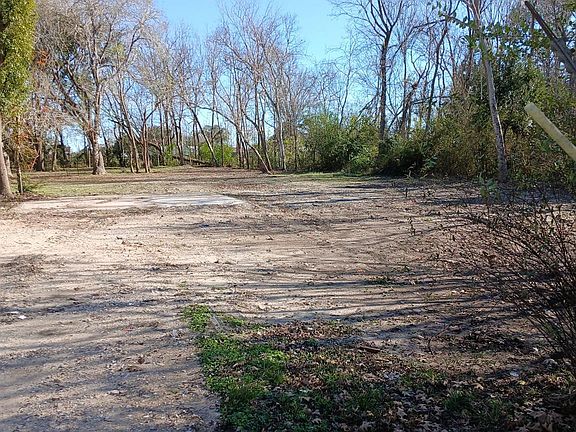 4th image of 8019 Bellwood Dr