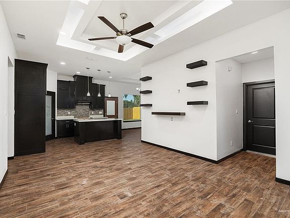 3rd image of 488 Balli Cir