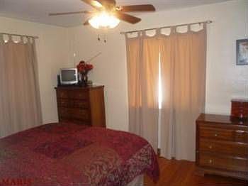 2nd image of 946 Regina Ave