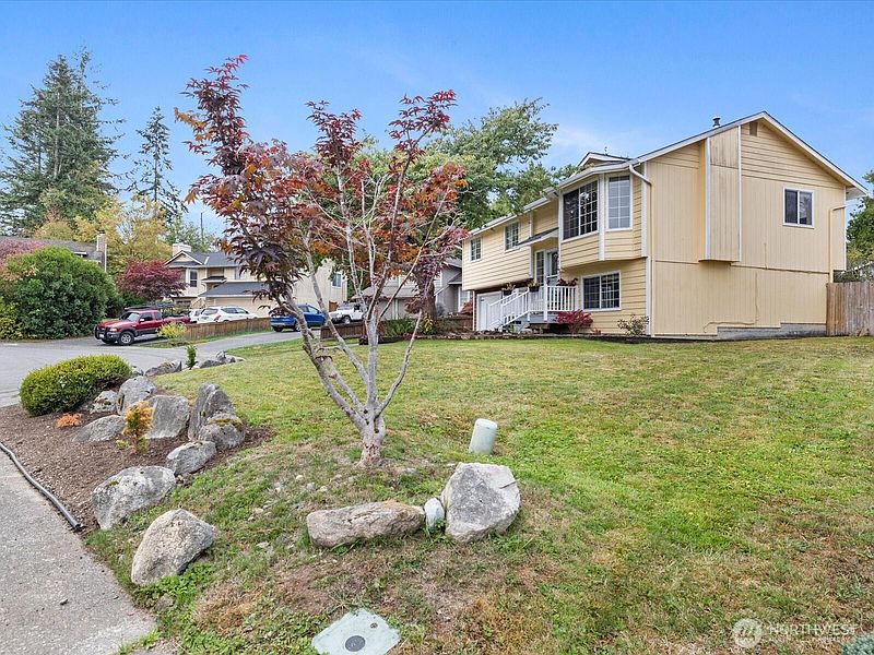 2nd image of 414 97th Avenue SE