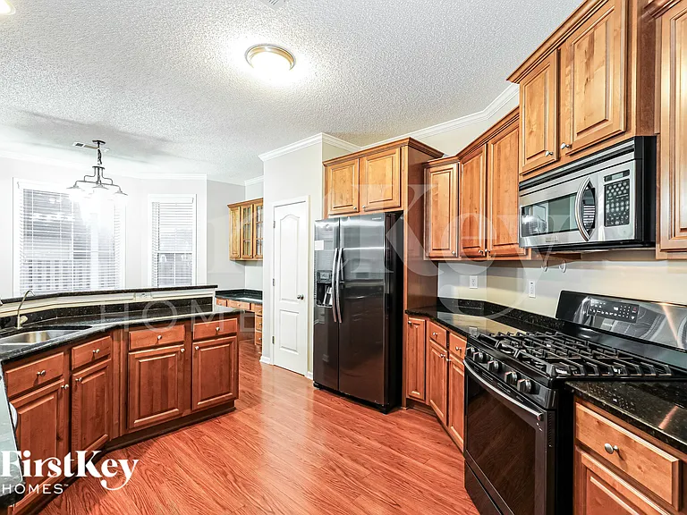 120 Summit Point Dr — Photo 5
