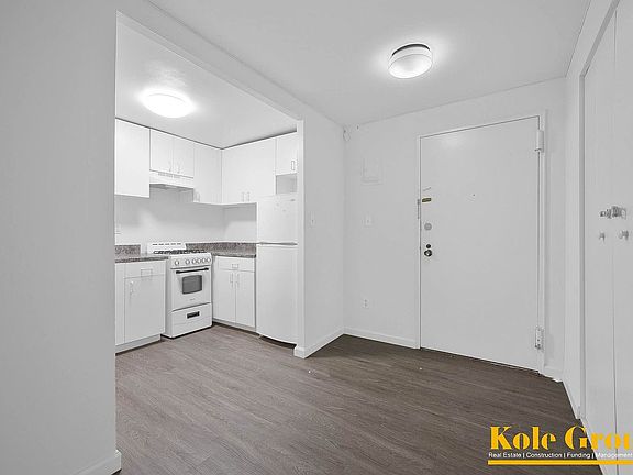 3rd image of 88 Fulton St #101