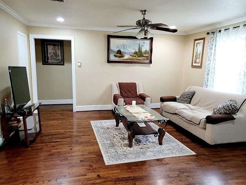 1st image of 3017 Candlewick Ln