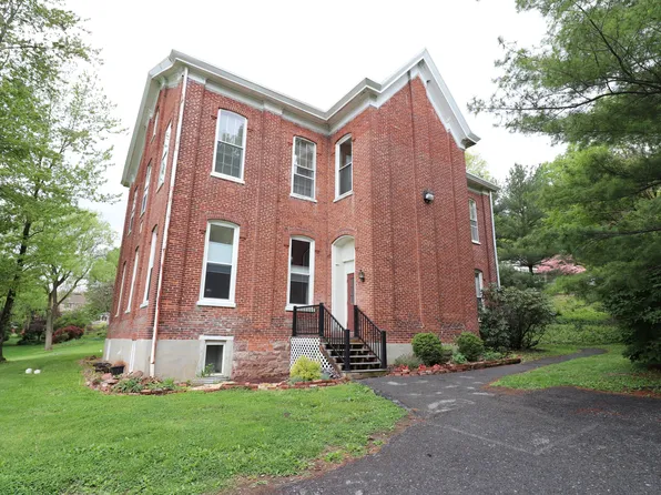 151 Old School Ln APT B, Adamstown, PA 19501