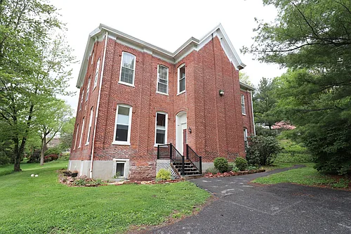 151 Old School Ln #B Photo 1