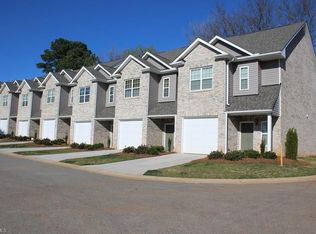 632 Friendway Rd, Greensboro, NC 27410