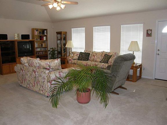 4th image of 4710 Cedar Hill Dr