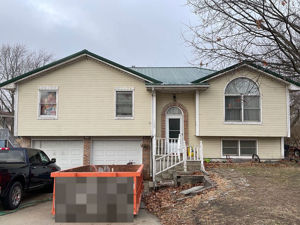1st image of 1209 N Doniphan St