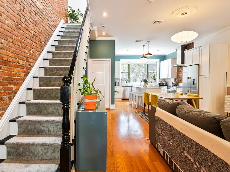 504 Halsey St #2 — Photo 9