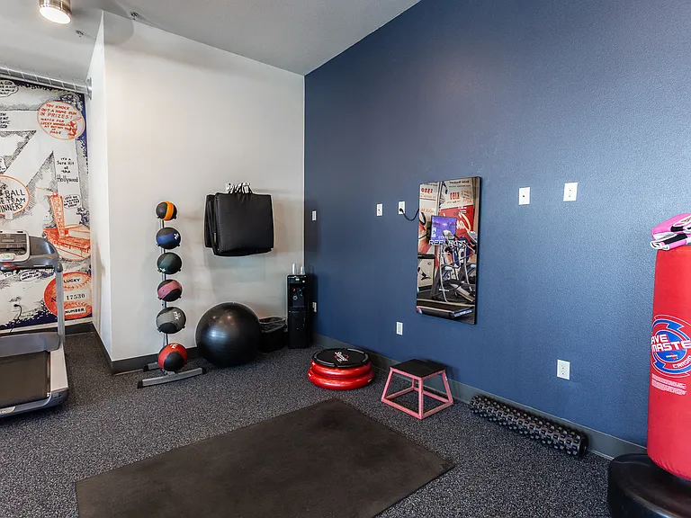 Phillips Avenue Lofts — Photo 14