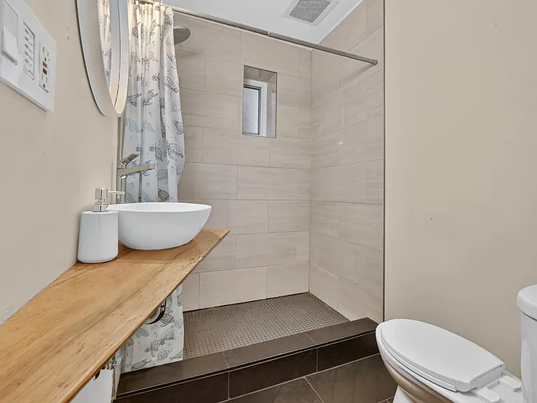 19 Desjardins Ave #1 — Photo 9