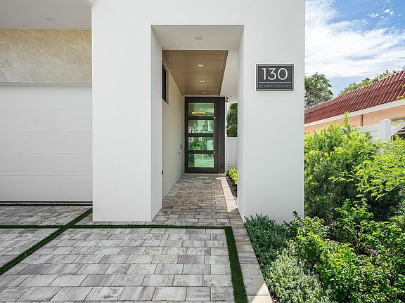 3rd image of 130 NE Wavecrest Way