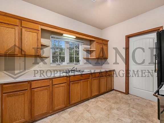 4th image of 1405 S Ida St