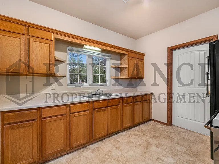 1405 S Ida St — Photo 14
