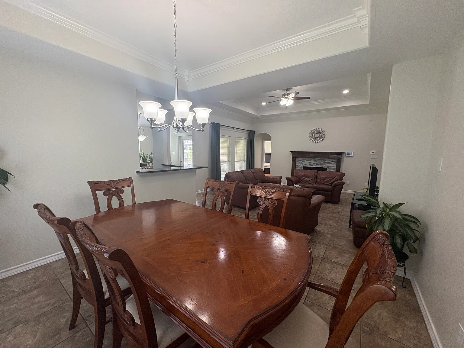 3 bed, 1762 sqft, $2,300 — Photo 4