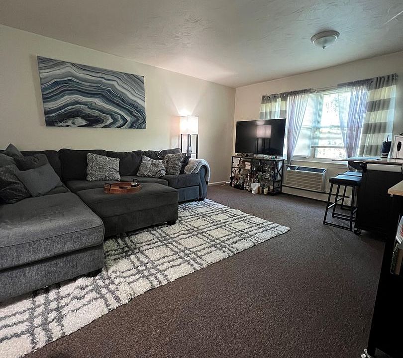 1st image of 60 Elm St APT B4