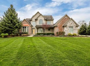 471 Hunters Crest Dr, Saline, MI 48176