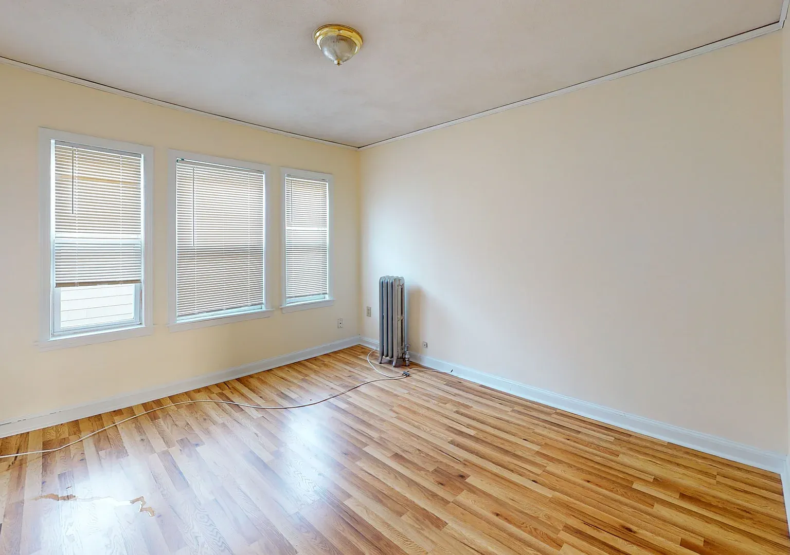 3 bed, 1000 sqft, $3,195 — Photo 4