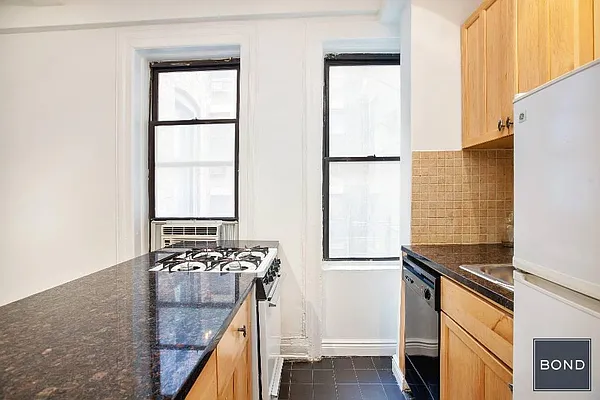 Sold by Bond New York | media 6