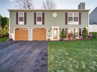 42 Falcon Ln, Meriden, CT 06451