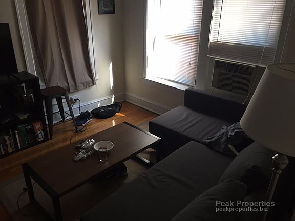 2nd image of 1012 W Belden Ave APT 308