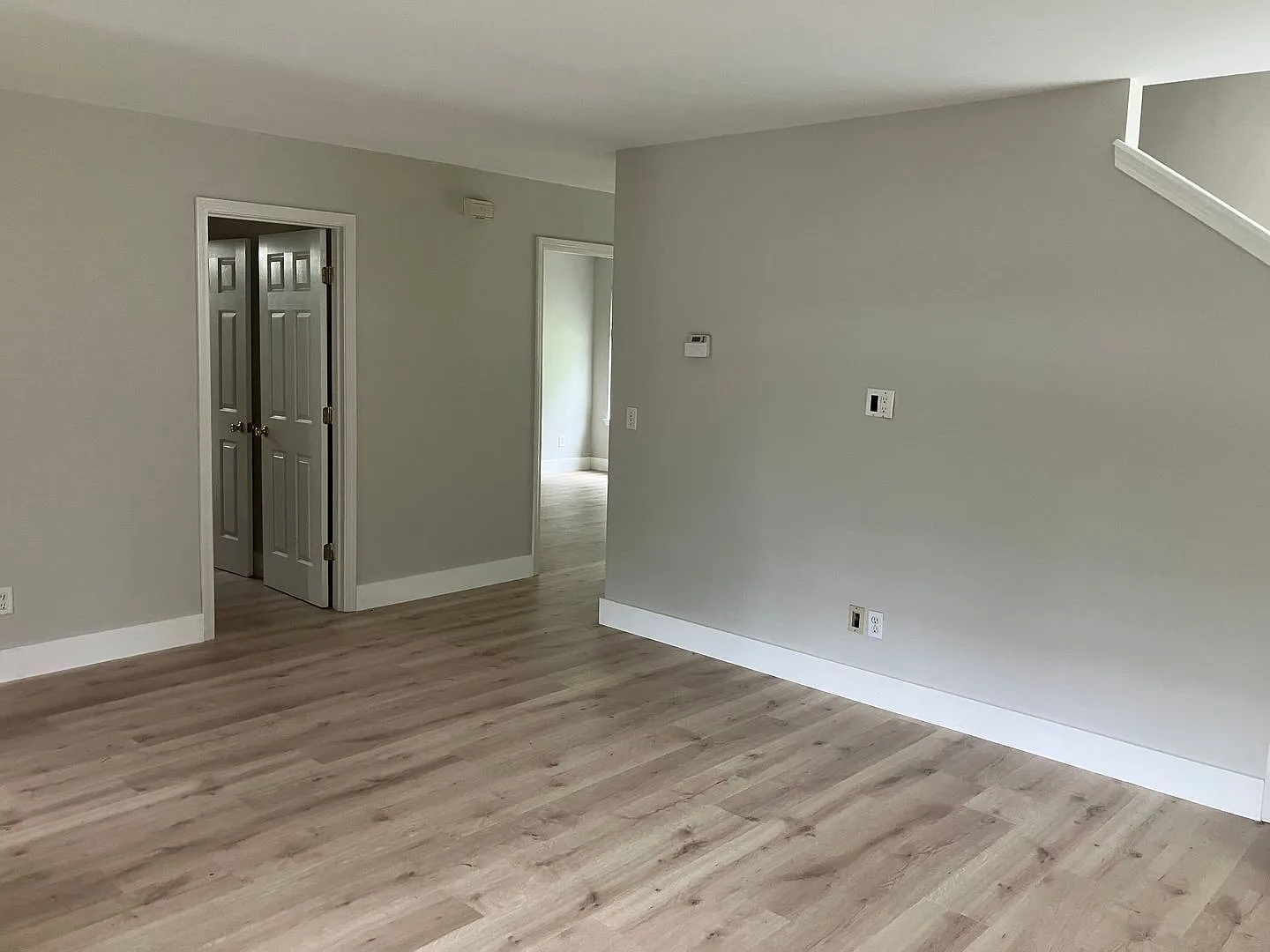 4 Bedroom / 3 Bathrooms at Edgefield — Photo 3