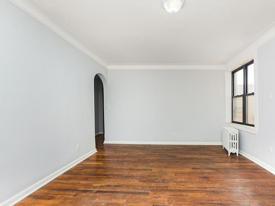 1st image of 14018 Ash Ave APT 5F