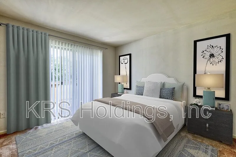 2 bed, 1.0 bath, 825 sqft, $1,295 — Photo 2