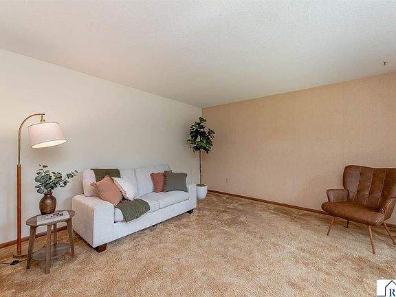 4th image of 1833 Crestview Dr